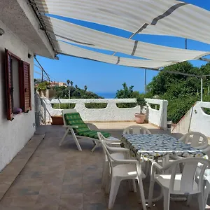 Bosa Ampio Terrazzo Con Vista Appartamento